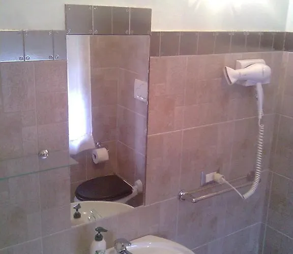 Pensjonat I Tre Arcangeli Lt